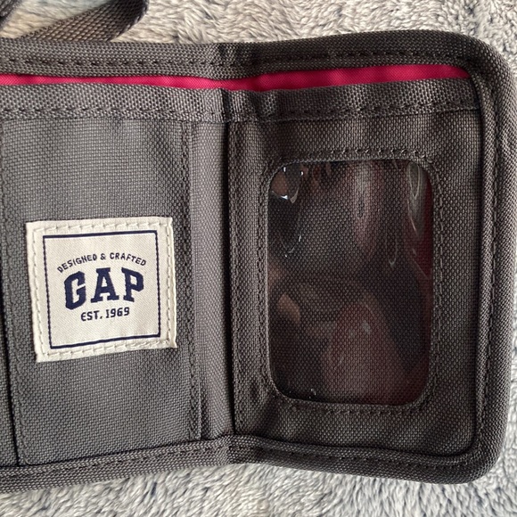 NWOT⭐️GAP💫 Gray/White Kitty Cat Wristlet Wallet - Picture 8 of 10